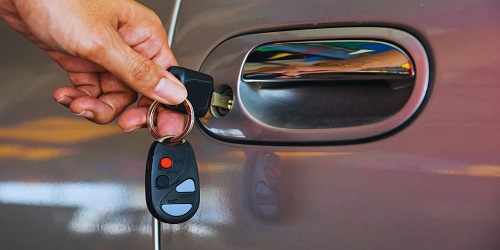 Affordable locksmith in OKC providing key cutting services