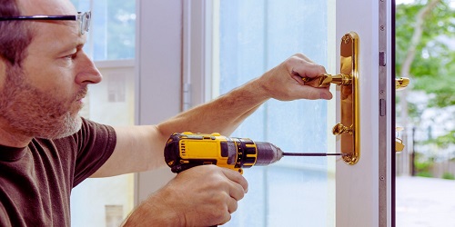 Affordable locksmith in OKC providing key cutting services